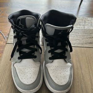 Nike Jordan mid youth 6y or women 5.5/6